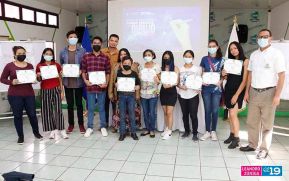 Ministerio de la Juventud entrega certificados del Curso de Técnicas Básicas de Dibujo