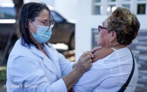 Vacunación contra el Covid-19 llega al barrio Carlos Nuñez