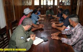 Ejército de Nicaragua se reunió con productores y ganaderos de Rosita