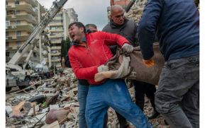 Terremoto en Turquía deja más de 1,500 muertos