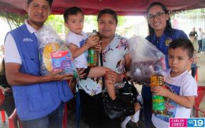 Ministerio de la Familia entrega paquetes alimenticios a madres con partos múltiples