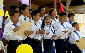 Estudiantes del Colegio Clementina Cabezas realizan festival de música sacra