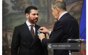 Rusia otorga condecoración al compañero Laureano Ortega y a la embajadora Alba Torres