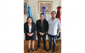Embajador de Nicaragua en Argentina con la Red de apoyo por la libertad de Julián Assange
