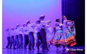 Majestuosa presentación del Ballet Folklórico Macehualt en honor al 44/19