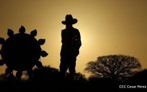 La Dignidad Invicta de Augusto César Sandino: FF.AA.-Policía