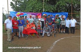 Alcaldía de Managua entrega material deportivo a beisbolistas