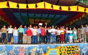 Premian a protagonista del Concurso Nacional de Artesanía Decembrinas de Masaya