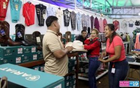 Familias disfrutan de la Feria Ganadera Navideña Managua 2023