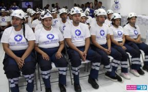 Cruz Blanca entrega uniformes a socorristas de las 28 filiales del país