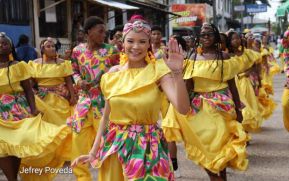 Alegría y tradición en Bluefields: Caribeños celebran la fertilidad con el Palo de Mayo