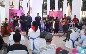 Juventud Sandinista le canta a los comandantes Tomás Borge y Fidel Castro con motivo de su natalicio