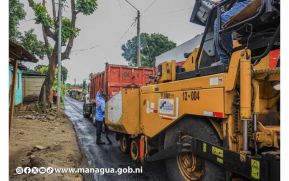 Alcaldía de Managua realiza revestimiento asfáltico de calles del barrio Francisco Salazar