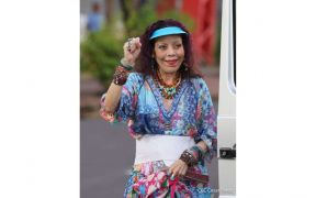 Compañera Rosario después del Acto de recibimiento de la Antorcha de la Unión Centroamericana