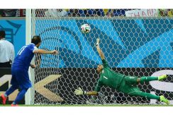De Costa Rica Keylor Navas, el mejor portero del Mundial para la afición