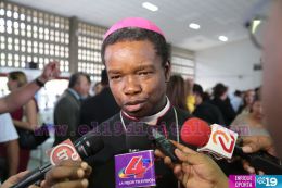 Asamblea Nacional entrega Ley que declara Prócer de la Paz y la Reconciliación a Cardenal Miguel Obando