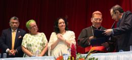 Asamblea Nacional entrega Ley que declara Prócer de la Paz y la Reconciliación a Cardenal Miguel Obando