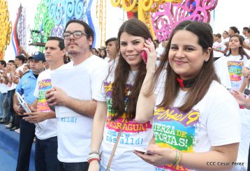 Daniel y Rosario celebran el 37 Aniversario de la Revolución Popular Sandinista