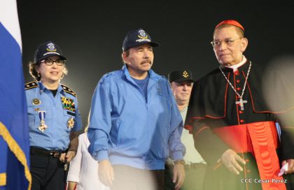 Daniel y Rosario presiden Acto del 37 Aniversario de la Policía Nacional