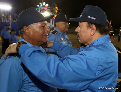 Daniel y Rosario presiden Acto del 37 Aniversario de la Policía Nacional