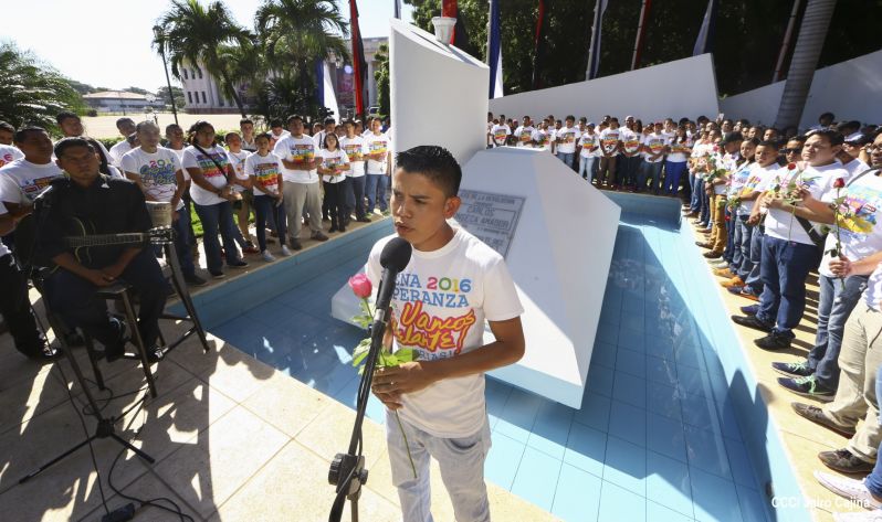Una Flor para Carlos; 40 Aniversario del Tránsito a la Inmortalidad del Comandante Carlos F
onseca