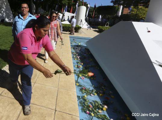Una Flor para Carlos; 40 Aniversario del Tránsito a la Inmortalidad del Comandante Carlos Fonseca