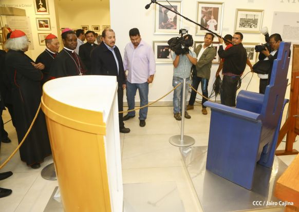 Daniel y Rosario inauguran el Museo San Juan Pablo II