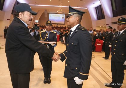 XIX Promoción de Damas y Caballeros Cadetes de la Academia de la Policía Nacional