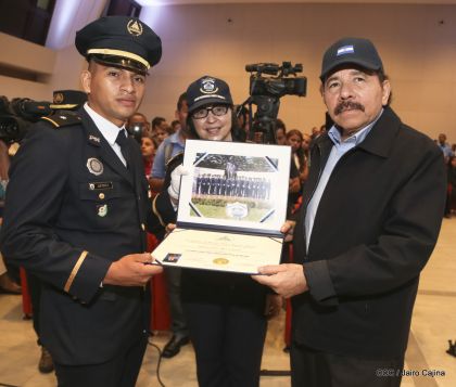 XIX Promoción de Damas y Caballeros Cadetes de la Academia de la Policía Nacional