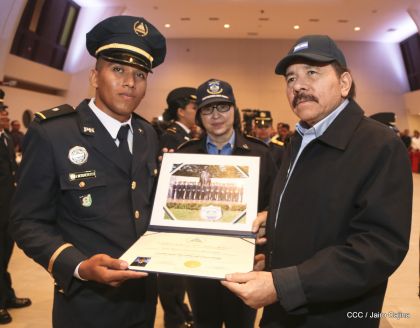 XIX Promoción de Damas y Caballeros Cadetes de la Academia de la Policía Nacional