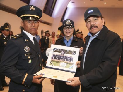 XIX Promoción de Damas y Caballeros Cadetes de la Academia de la Policía Nacional
