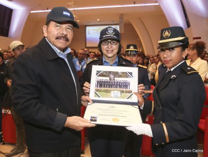 XIX Promoción de Damas y Caballeros Cadetes de la Academia de la Policía Nacional