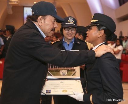 XIX Promoción de Damas y Caballeros Cadetes de la Academia de la Policía Nacional