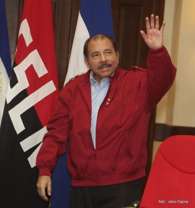 Daniel y Rosario reciben credenciales de Presidente y Vicepresidenta de Nicaragua