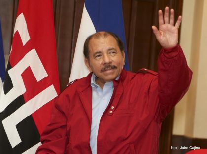 Daniel y Rosario reciben credenciales de Presidente y Vicepresidenta de Nicaragua