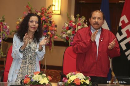 Daniel y Rosario reciben credenciales de Presidente y Vicepresidenta de Nicaragua