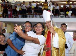 Cardenal Brenes celebra misa de Domingo de Resurrección
