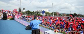 Rosario y Daniel celebran junto al pueblo 38 años de Revolución
