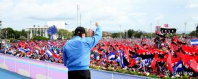Rosario y Daniel celebran junto al pueblo 38 años de Revolución