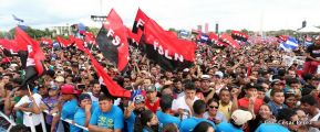 Rosario y Daniel celebran junto al pueblo 38 años de Revolución