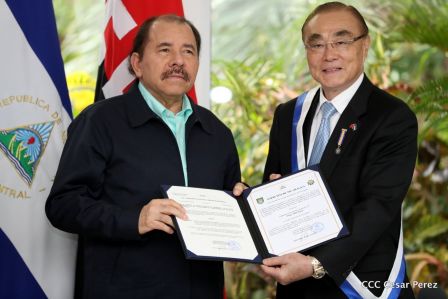 Daniel y Rosario otorgan orden Ejército de Nicaragua” a Ministro de Defensa de Taiwán
