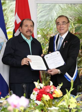 Daniel y Rosario otorgan orden Ejército de Nicaragua” a Ministro de Defensa de Taiwán