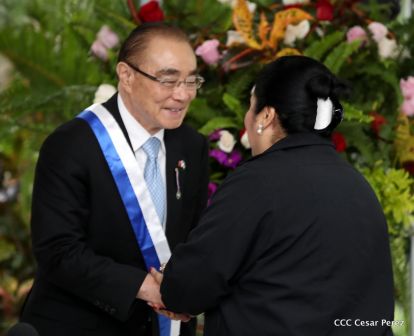 Daniel y Rosario otorgan orden Ejército de Nicaragua” a Ministro de Defensa de Taiwán