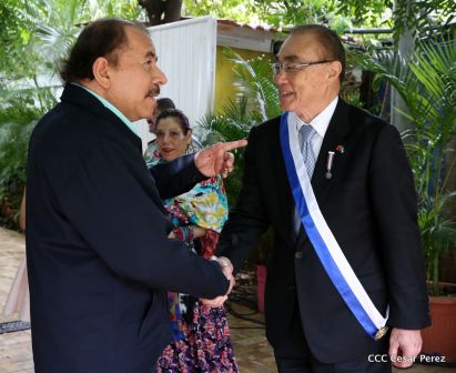 Daniel y Rosario otorgan orden Ejército de Nicaragua” a Ministro de Defensa de Taiwán