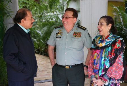 Daniel y Rosario otorgan orden Ejército de Nicaragua” a Ministro de Defensa de Taiwán