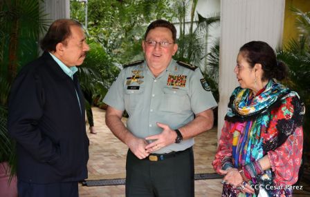 Daniel y Rosario otorgan orden Ejército de Nicaragua” a Ministro de Defensa de Taiwán