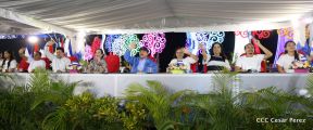 Desfile en saludo a las Fiestas Patrias