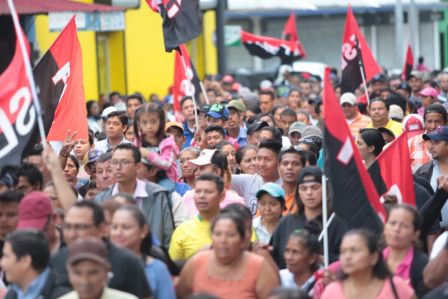 Por Nuestros Héroes del Amor que nos dejaron la obligación de mantener nuestra Nicaragua, Siempre Libre