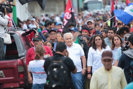 Por Nuestros Héroes del Amor que nos dejaron la obligación de mantener nuestra Nicaragua, Siempre Libre