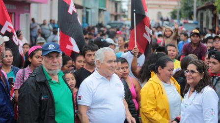 Por Nuestros Héroes del Amor que nos dejaron la obligación de mantener nuestra Nicaragua, Siempre Libre
